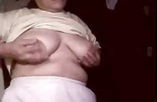 XXX Gadis-gadis kisah panas malam pertama seks dengan kaki patah