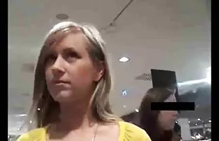 XXX Pria itu menikmati seks dengan tiga wanita. cerita panas seks melayu