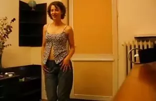 XXX Dua orang cantik bermain-main di tempat cerita panas dewasa tante tidur