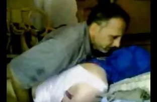 XXX Bermain dengan Faloimitatori cerita panas janda tua